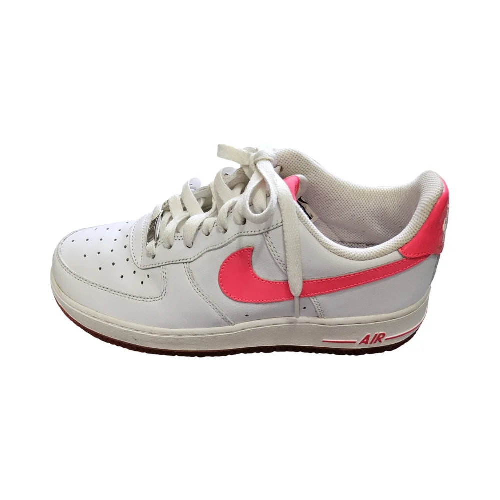 Preloved Nike Air White and Pink Sneakers Size 8